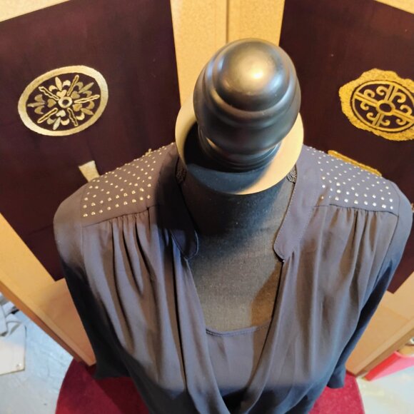 Oasis faux wrap metal faceted long sleeve blouse in blue, size 8 (small) - Picture 8 of 12